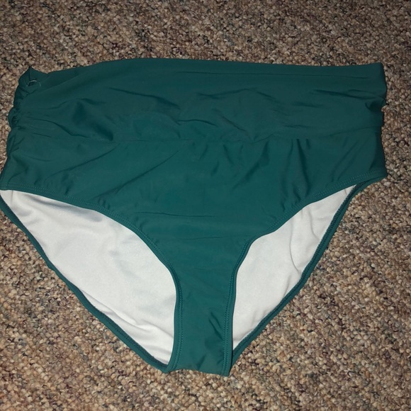 Random bathing suits - Picture 2 of 3